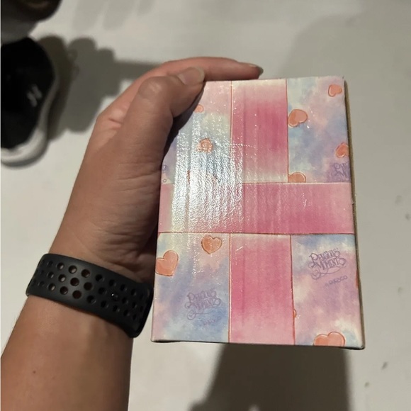 April Precious Moments Angel with original box - Picture 6 of 7